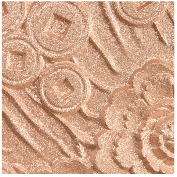 MAC Limited Edition Lunar Lights highlighter. - Picture 6 of 7